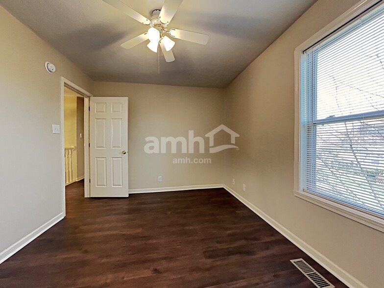 Building Photo - 13041 Rawlings Ct