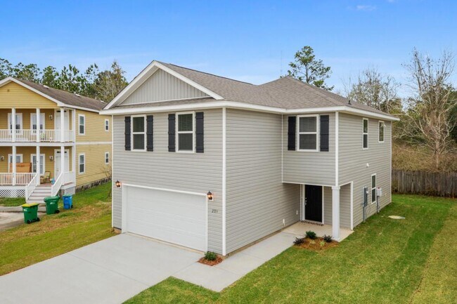 Primary Photo - 2113 Toulouse St