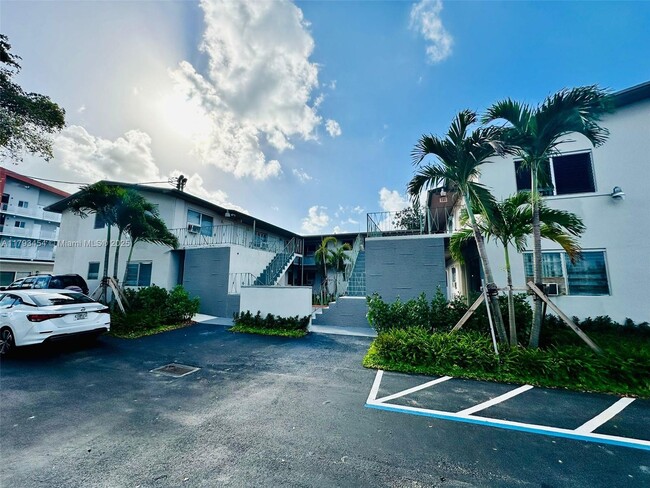 Building Photo - 2960 W Flagler St