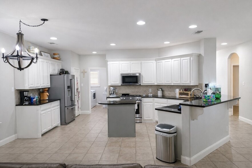 Building Photo - 2917 Dustin Dr