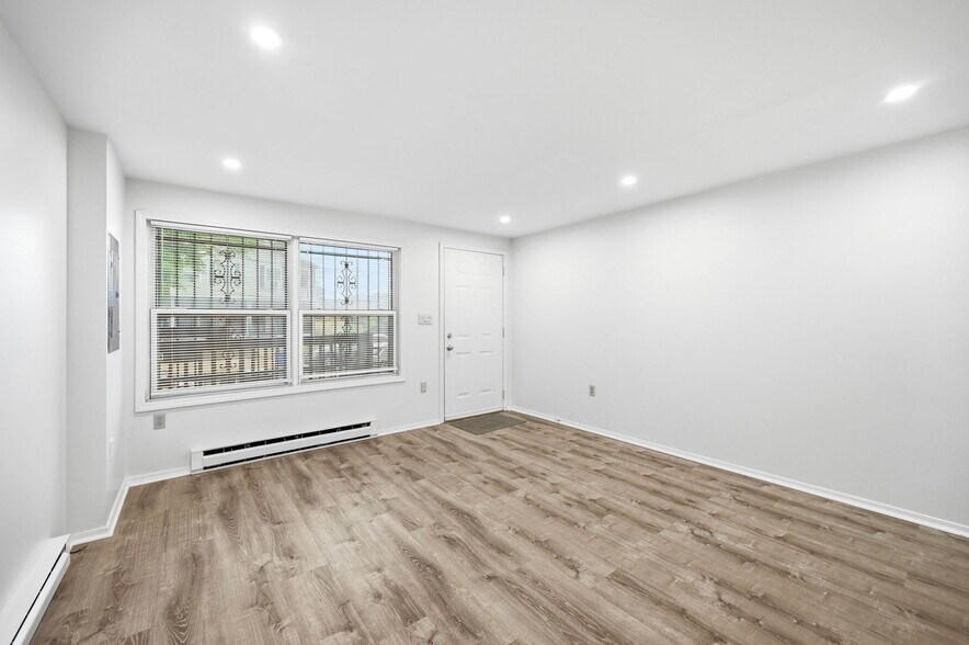 Building Photo - 21 N 13th St