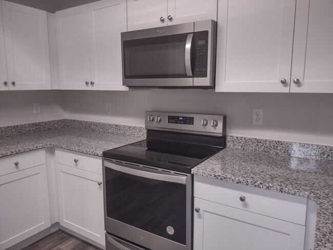 Building Photo - 6248 N Chestnut Terrace