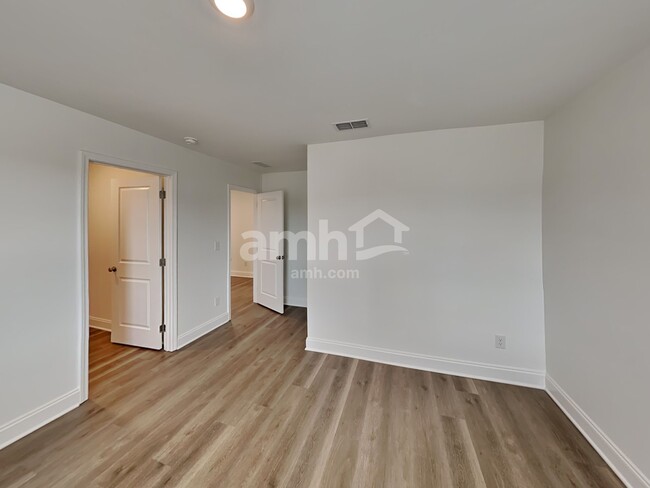 Building Photo - 215 Argea Dr