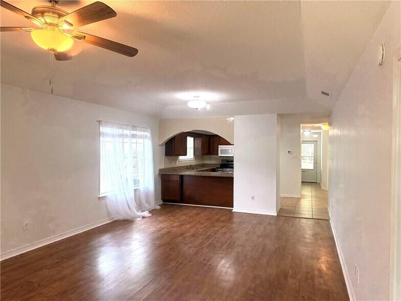 Building Photo - 106 Northchase Ct