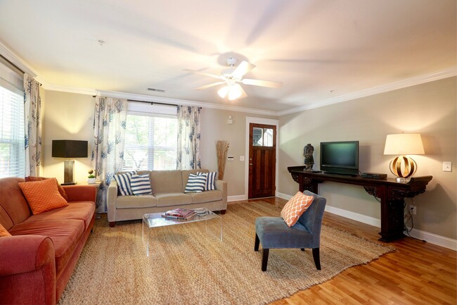 Building Photo - 3 Bedroom Flat Available at the Woodlands - REDUCED DEPOSIT