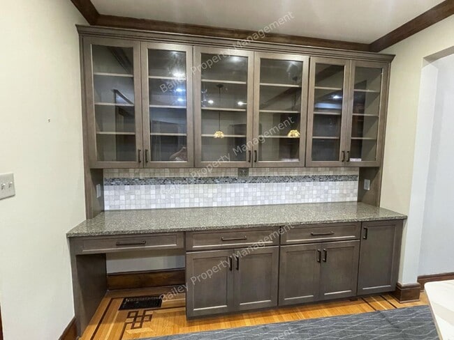 Building Photo - 1458 Cherokee Rd