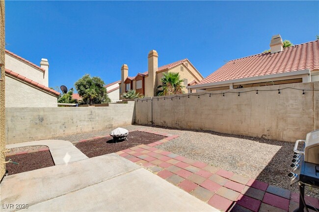 Building Photo - 1661 Cloister Ave