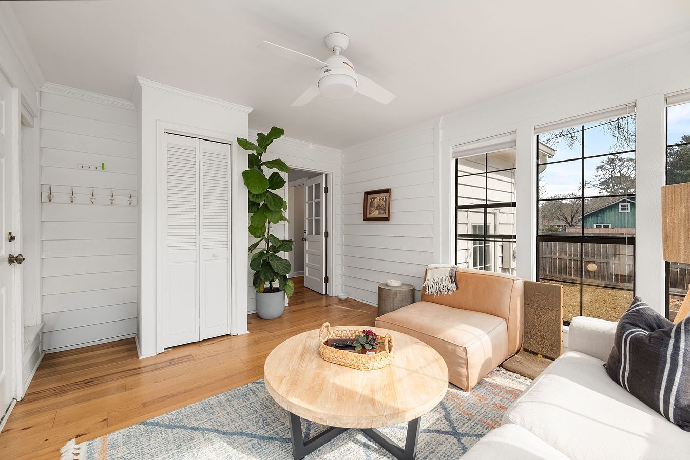 Building Photo - 1055 Grand Concourse St