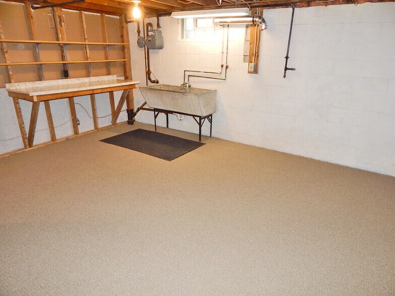 Building Photo - 132 Independence St