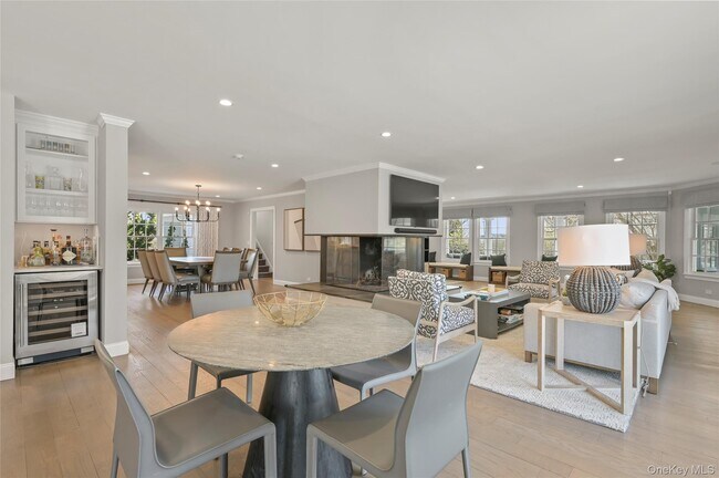 Building Photo - 245 Oneck Ln