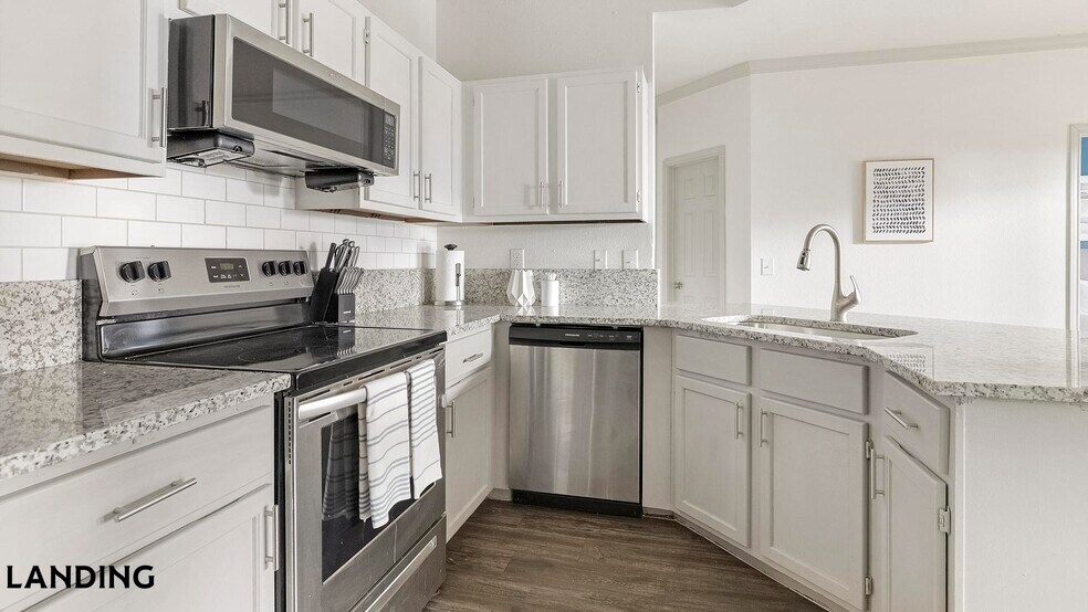 Building Photo - 19275 Stone Oak Pkwy