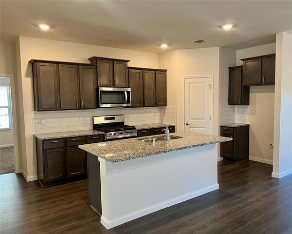 Building Photo - 602 Spur Ridge