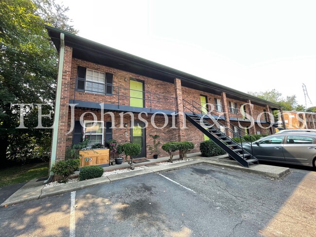 Building Photo - COMFORT, CONVENIENCE AND AFFORDABILITY! Ju...