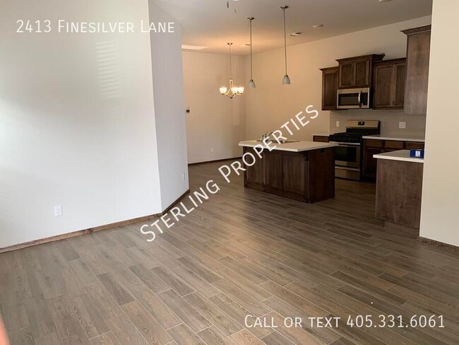 Building Photo - 2413 Finesilver Ln