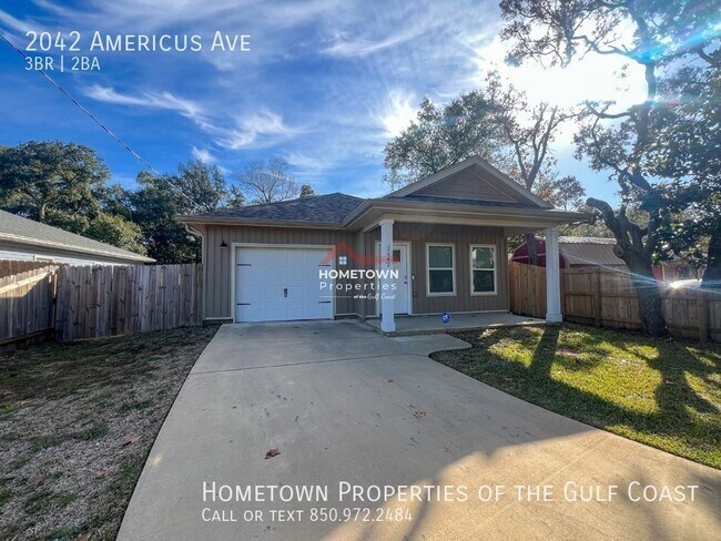 Building Photo - 3-Bedroom Home Minutes from NAS Pensacola