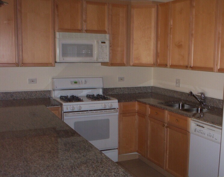 Kitchen - 821 S Western Ave