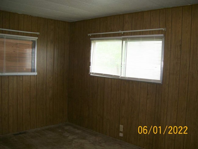 Building Photo - 13 Travertine Ln