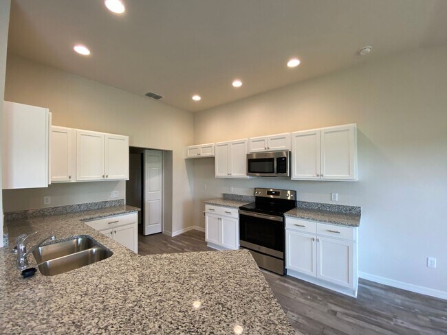 Building Photo - 5272 SW 129th Pl