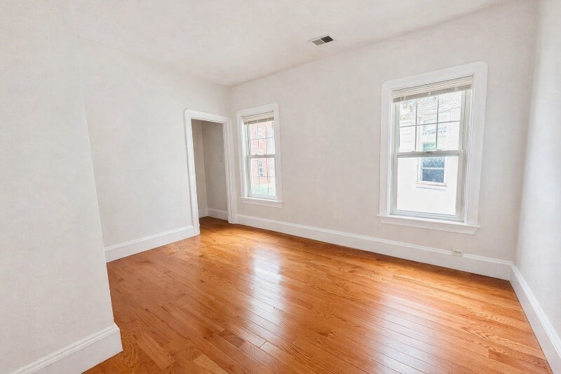 Building Photo - 98 Harrishof St