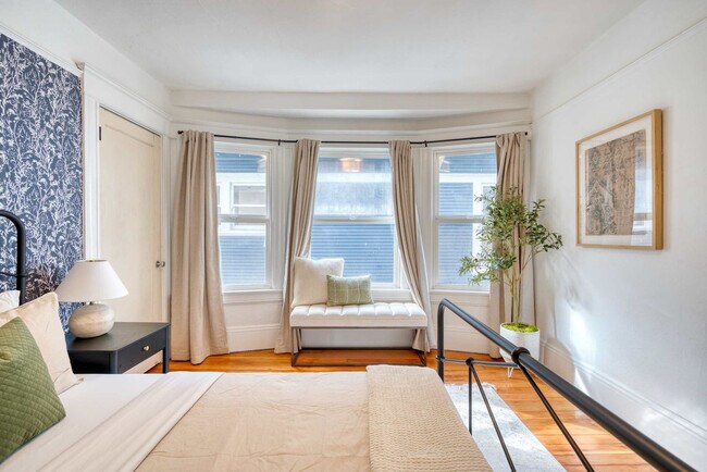 Building Photo - 1032-1036 Southeast 12th Avenue-SI ID1309849P