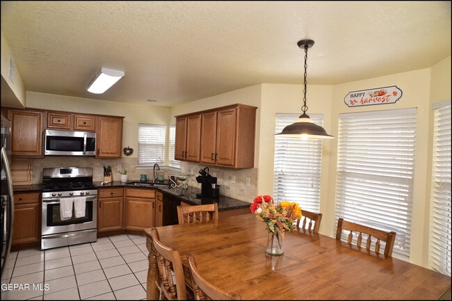 Building Photo - 1316 Black Ridge Dr