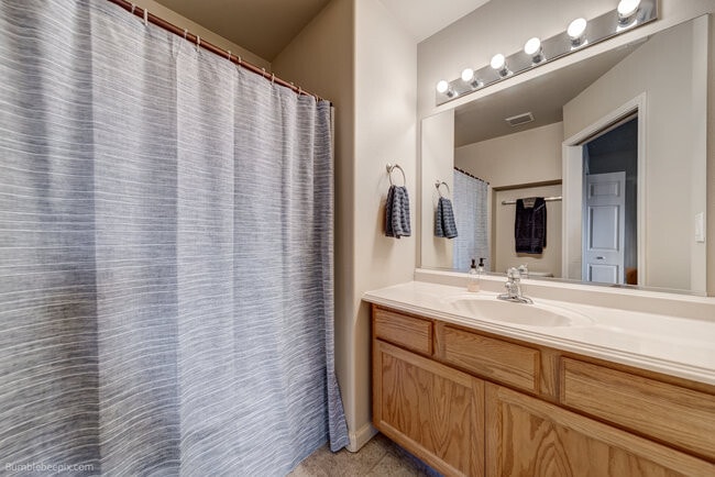 Building Photo - 931 N Goldenrod Ct