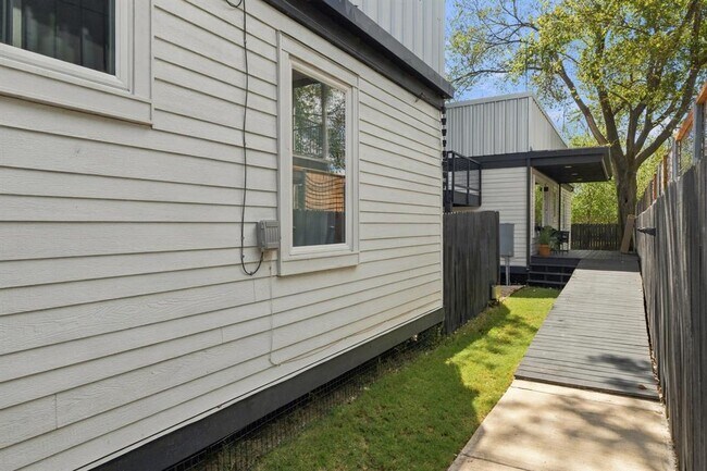 Building Photo - 5307 Prock Ln