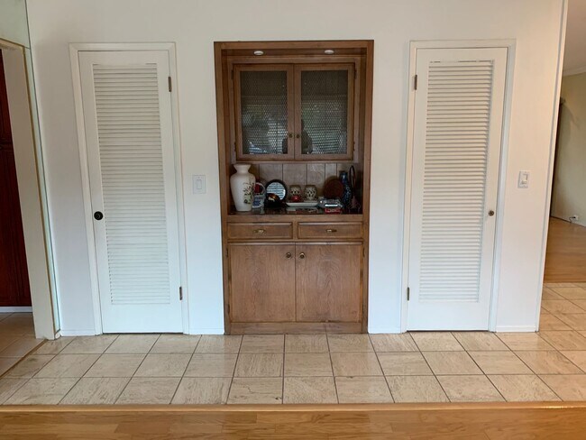 Building Photo - Stunning Del Cerro View Home with Spacious Split-Level Layout