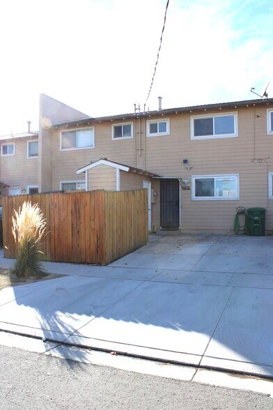 Building Photo - 1120 S Curry St