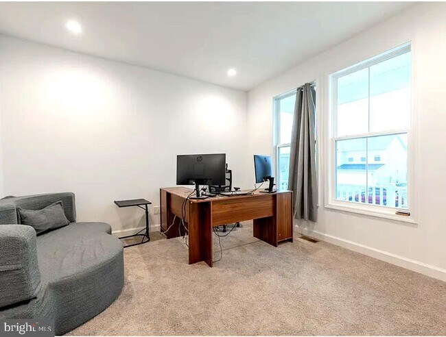 Building Photo - 5019 Forsythia Pl