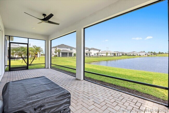 Building Photo - 10550 SW Orana Dr