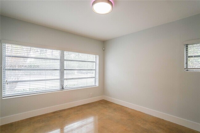 Building Photo - 475 S Shore Dr