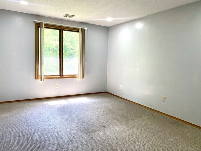 Building Photo - 101 Copper Beech Dr