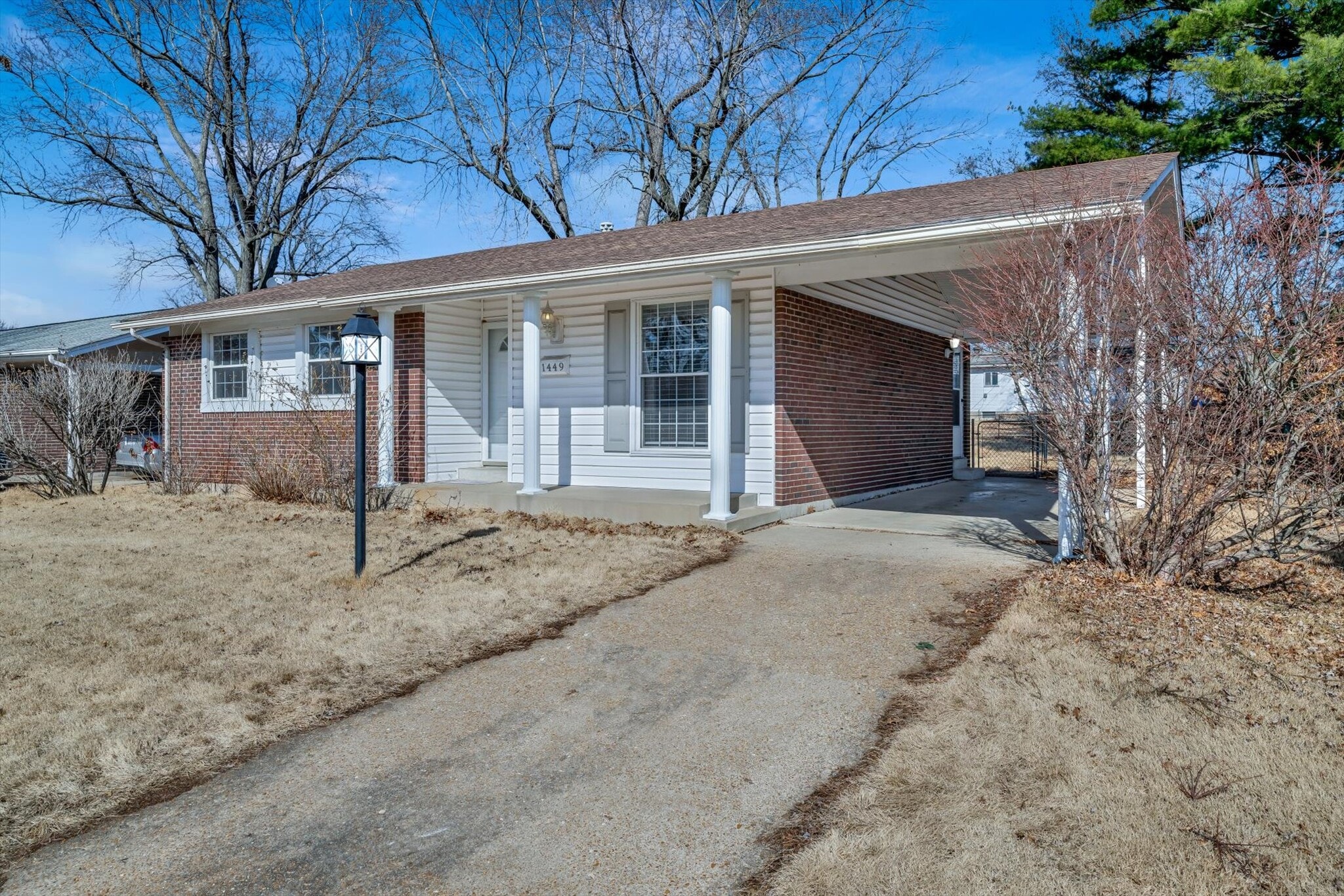 Building Photo - 1449 Coachway Ln