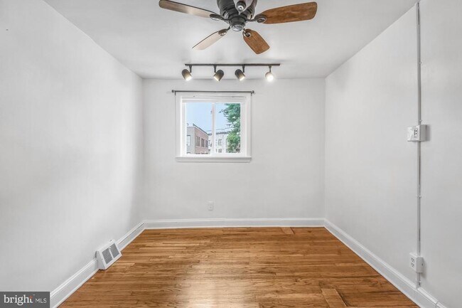 Building Photo - 560 N Judson St