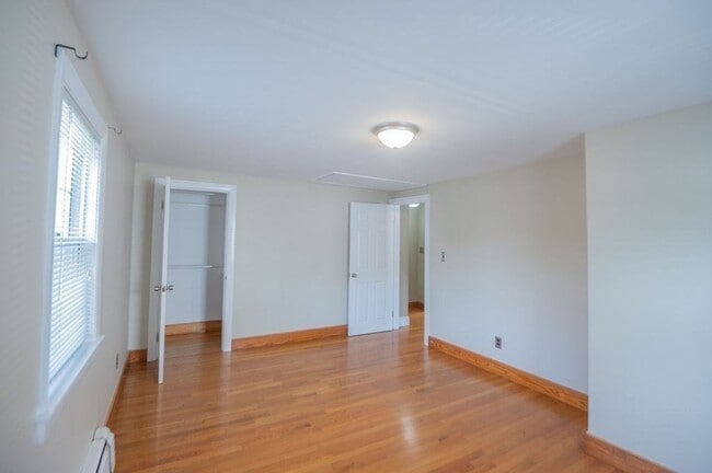 Building Photo - 37 Longview Way