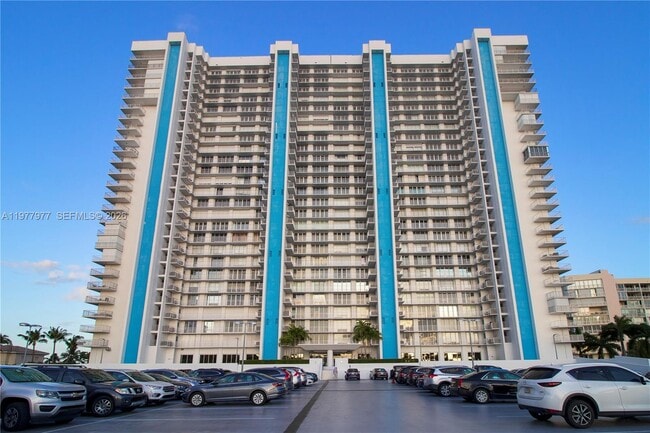 Building Photo - 881 Ocean Dr