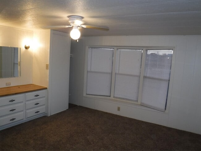 Building Photo - 1396 Prairiegrass Rd