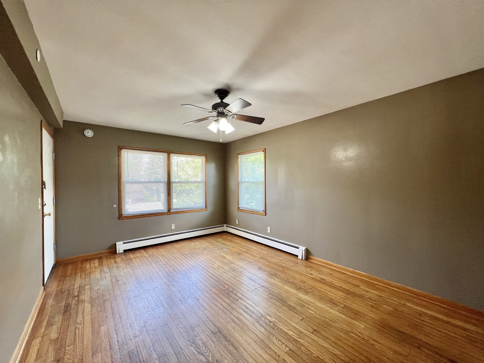 Building Photo - 290 Orchard Dr