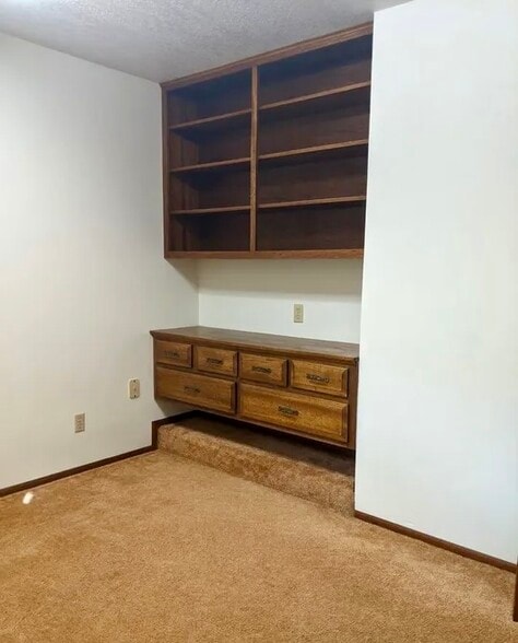 bedroom 2 - 622 S 6th Ave