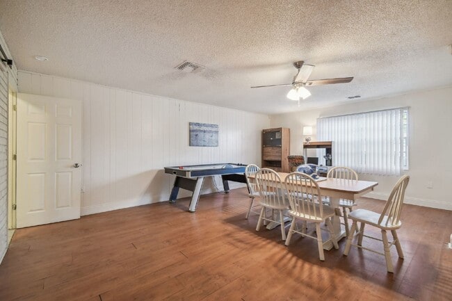 Building Photo - ***PRIVATE HEATED POOL*** Beautiful, Fully-Furnished 3-Bedroom Home Available April 1, 2026!   **...