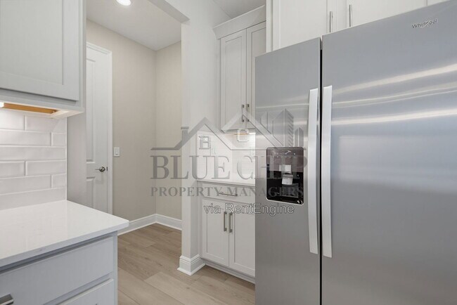 Building Photo - 1129 British Cir