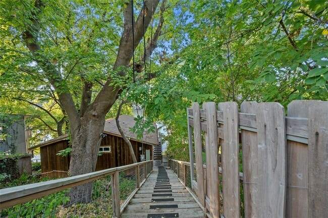 Building Photo - 1708 Ski Slope Dr