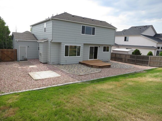 Building Photo - 3 bedroom / 3 bathroom / 3 car garage!