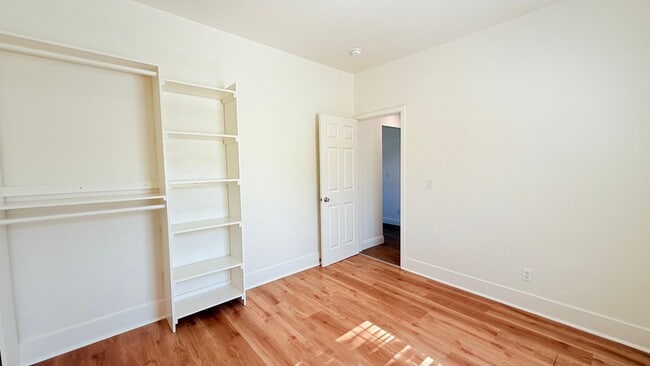 Building Photo - 496 Meek Ave