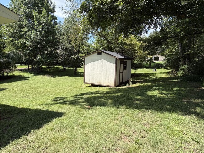 Building Photo - 281 Alcove Rd
