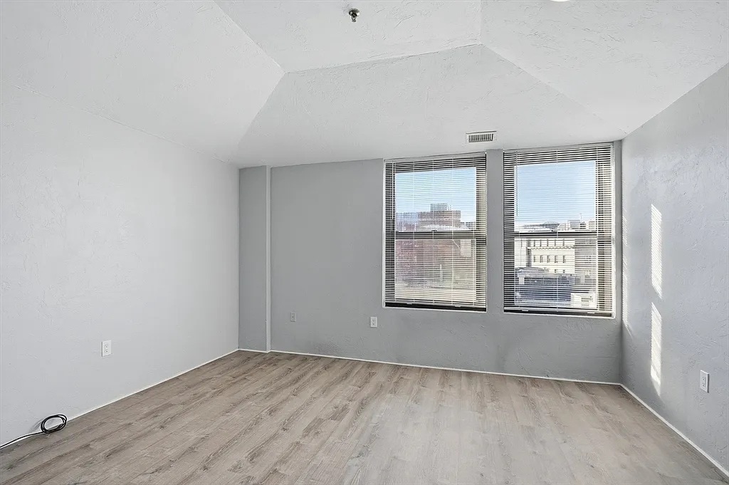 Living room - 531 Main St