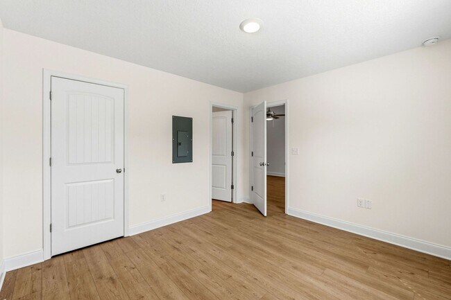 Building Photo - 2221 Archer Ln