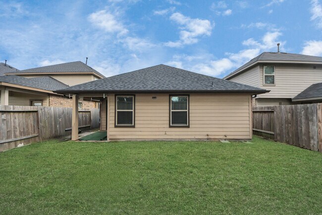 Building Photo - 1615 S City Oaks Ln