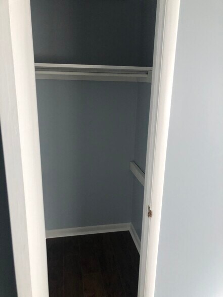 Building Photo - 2358 S Crestway St